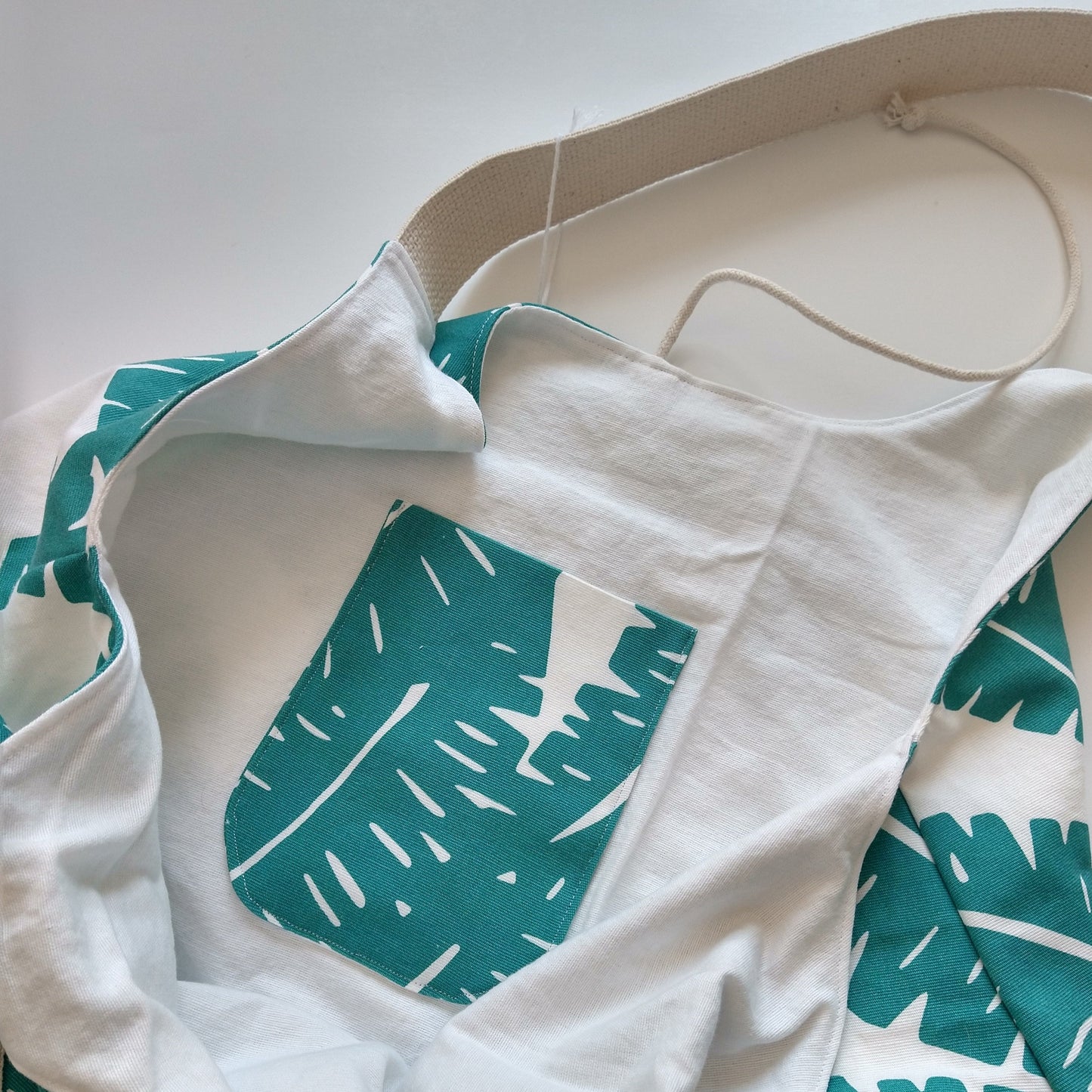 Shopping/beach bag, reversible, size large, turquoise beach palms (Handmade in Canada)