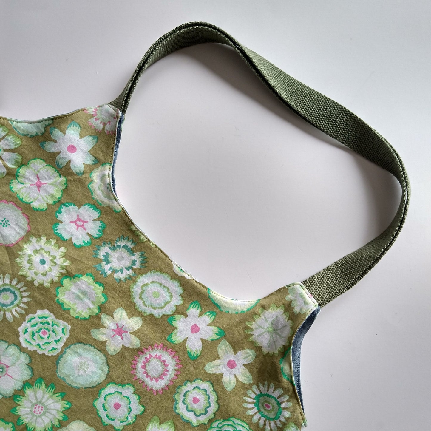 Shopping bag, reversible, size small, green flowers (Handmade in Canada)
