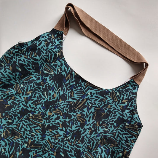 Shopping/beach bag, reversible, size large, green black (Handmade in Canada)