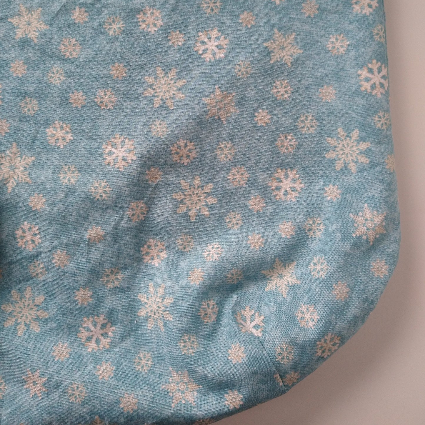 Shopping bag, reversible, size medium, Winter snowflakes (Handmade in Canada)