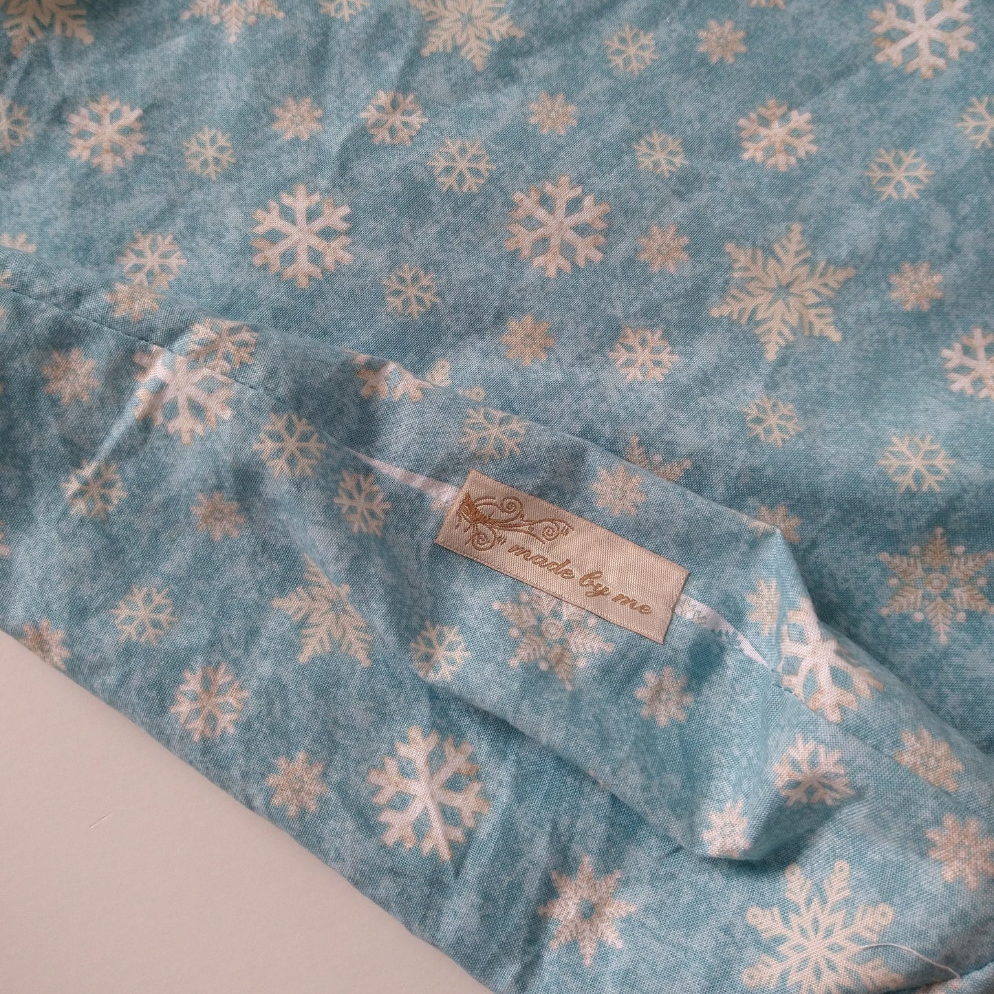 Shopping bag, reversible, size medium, Winter snowflakes (Handmade in Canada)