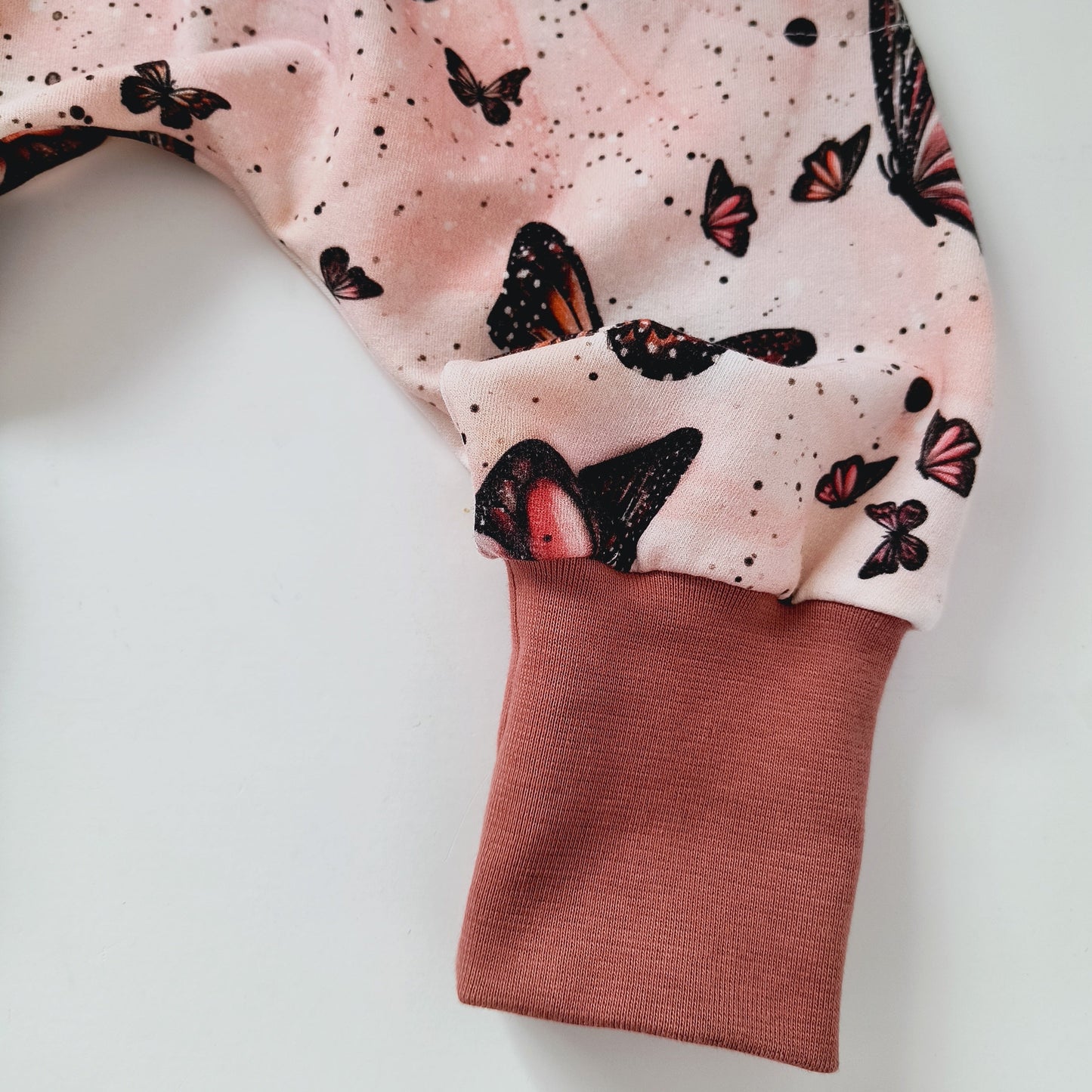 Baby sweat pants "grow with me", size EUR 80-86 cm/US 12-18 months, peachy butterflies (Handmade in Canada)
