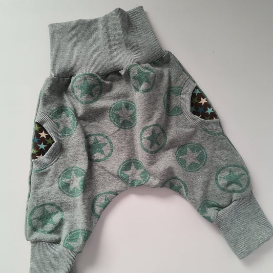 Baby sweat pants "grow with me", green stars, size EUR 68-74 cm/US 4-9 months (Handmade in Canada)