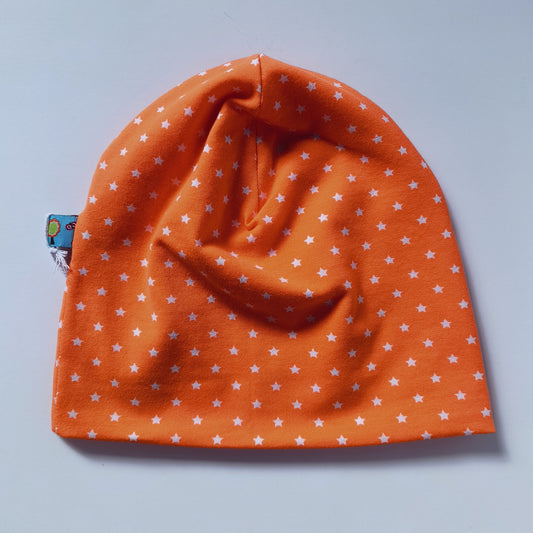 Baby beanie hat, orange stars, size EUR 44 cm head circumference/US 6-7 months (Handmade in Canada)