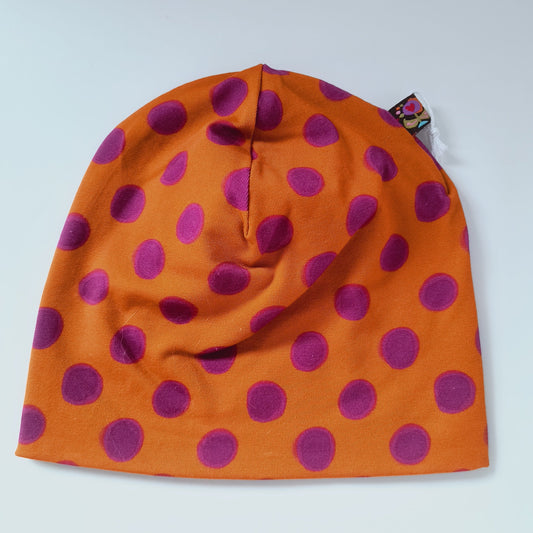 Baby beanie hat, orange purple dots w. flower label, size EUR 44 cm head circumference/US 6-7 months (Handmade in Canada)