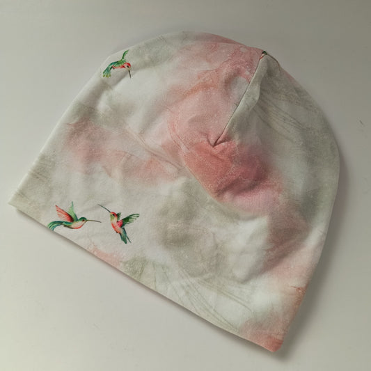 Baby beanie hat, watercolour hummingbirds, size EUR 48 cm head circumference/US 9-12 months (Handmade in Canada)
