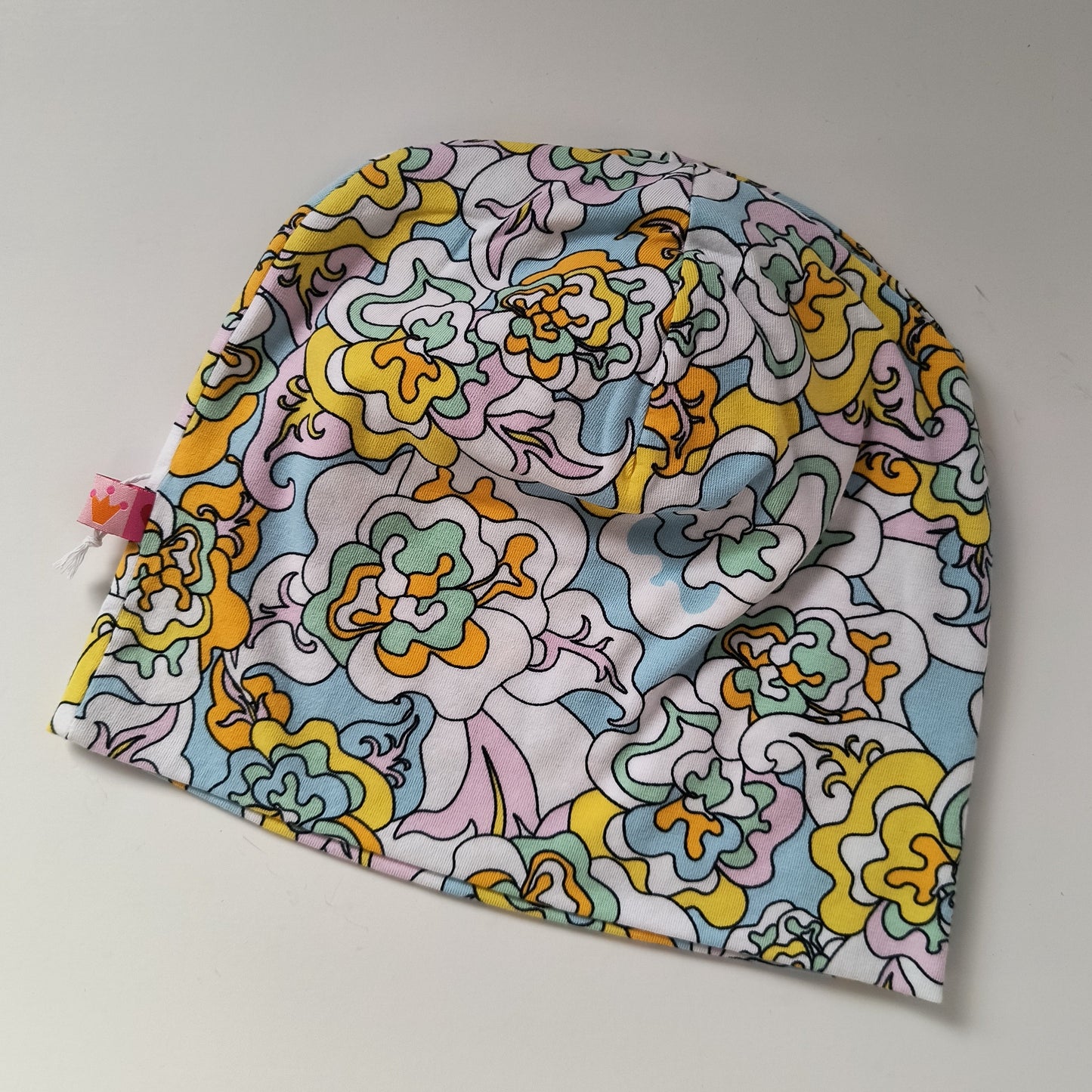 Toddler beanie hat, flower power, size EUR 52 cm head circumference/US 2-5 years (Handmade in Canada)
