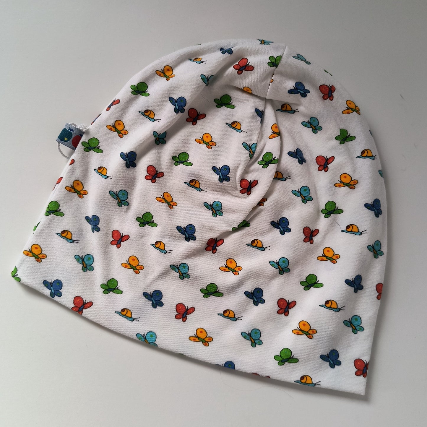 Toddler beanie hat, retro butterflies, size EUR 52 cm head circumference/US 2-5 years (Handmade in Canada)