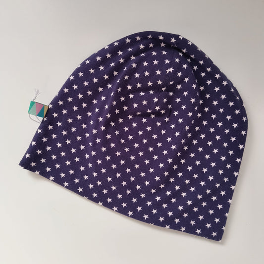 Toddler beanie hat, white stars, size EUR 52 cm head circumference/US 2-5 years (Handmade in Canada)